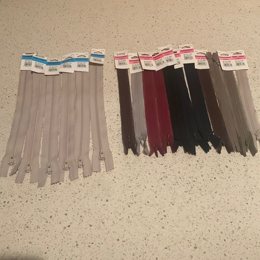 Costumakers 17 zippers, 11 invisible zippers for custom Crafts